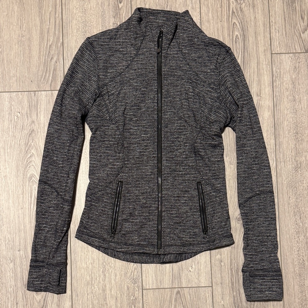Lululemon Women's Gray Zip-Up Jacket w Thumb Holes (sz 6)